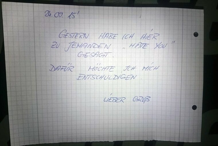 Reue zeigen sich entschuldigen mit Zettel Berlin Notes of Berlin