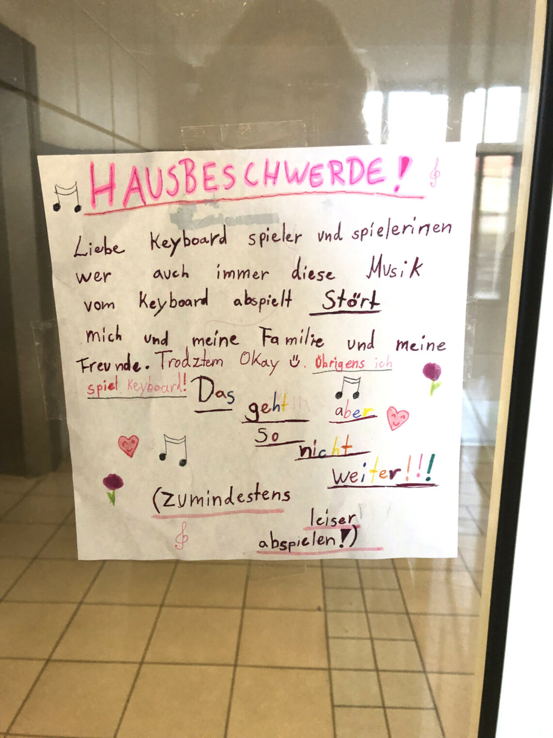 Von Musiker zu Musiker Leiser auf die Tasten hauen!